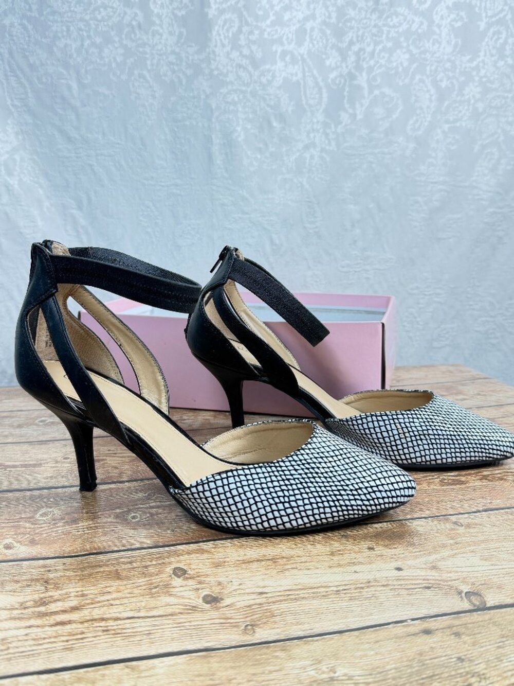 Cato Women's Size 11 Black White Grid Pointed Toe Ankle Strap Heels Pumps